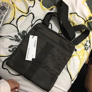 BRAND NEW CALVIN KLEIN CROSSBODY BAG